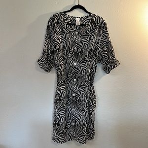 CLOSET CLEAR OUT Roman’s Shirtdress Black and White Zebra Print
